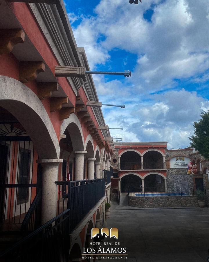 Hotel Real De Los Álamos Buitenkant foto